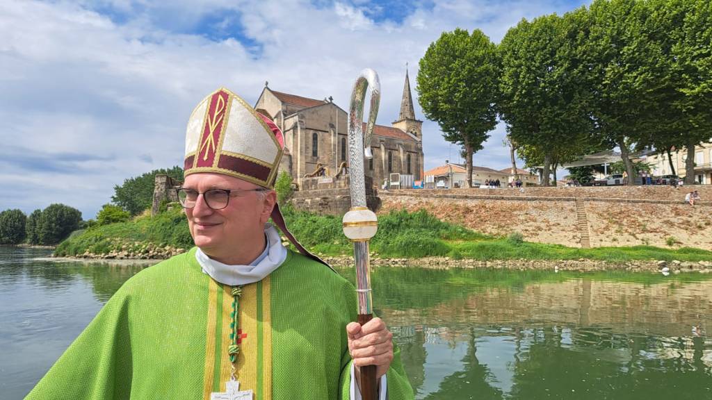 Sous le grand platane de Couthures : une messe qui fait vibrer la&nbsp;Garonne