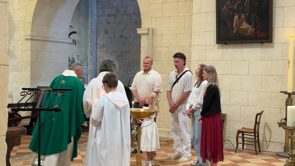 Messe du 03 août : Un baptême plein de grâce au cœur de&nbsp;l’été